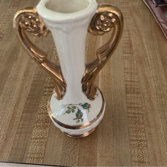 Vintage Chic Bud Vase. 1946 - Picture 3 of 6
